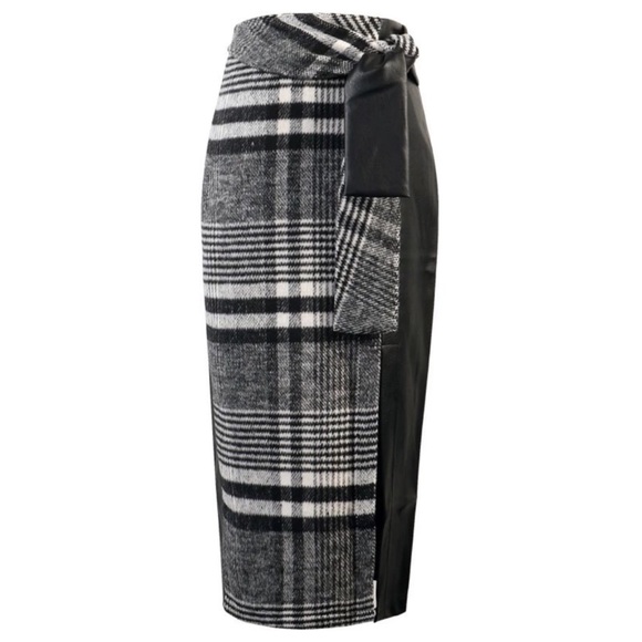 💕 The ANNLA Cashmere Blend Vegan Leather Skirt - Picture 4 of 10